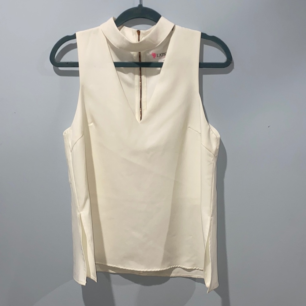 White V neck top. Size L